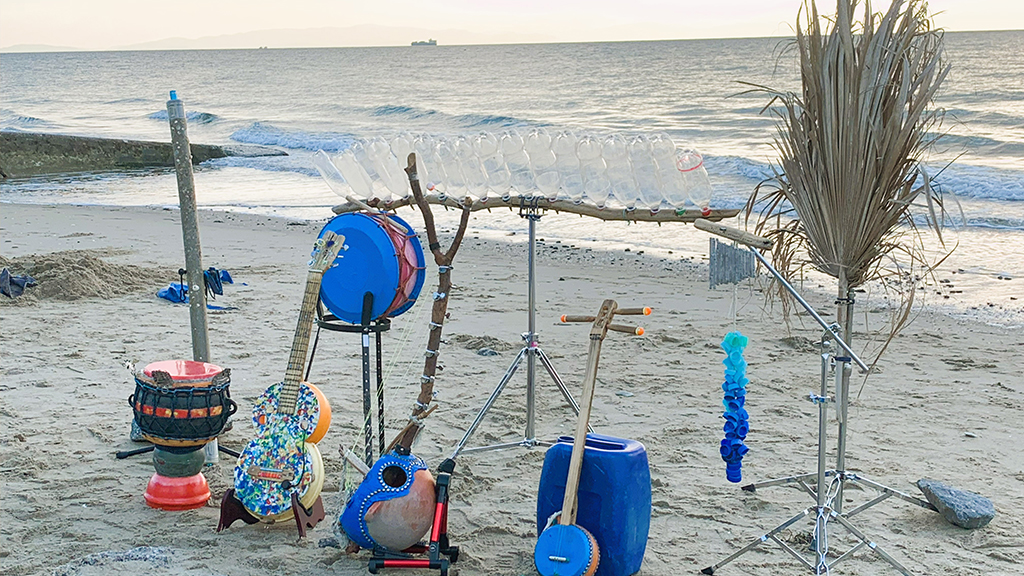 海洋ゴミ楽器集団ゴミンゾク